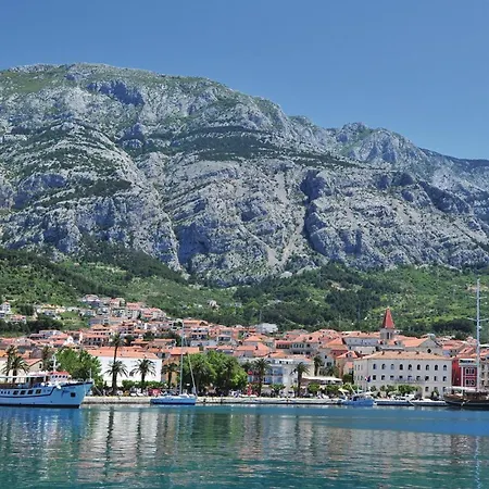 Ferienhaus Beautiful In Makarska