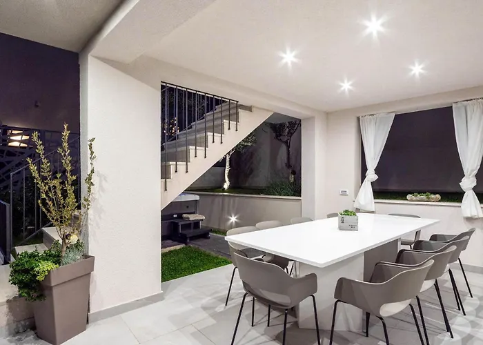 Cozy In Макарська