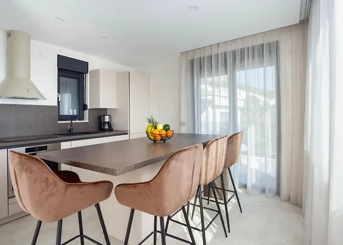 Cozy In Макарська