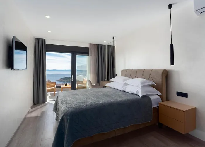 Feriehus Cozy In Makarska